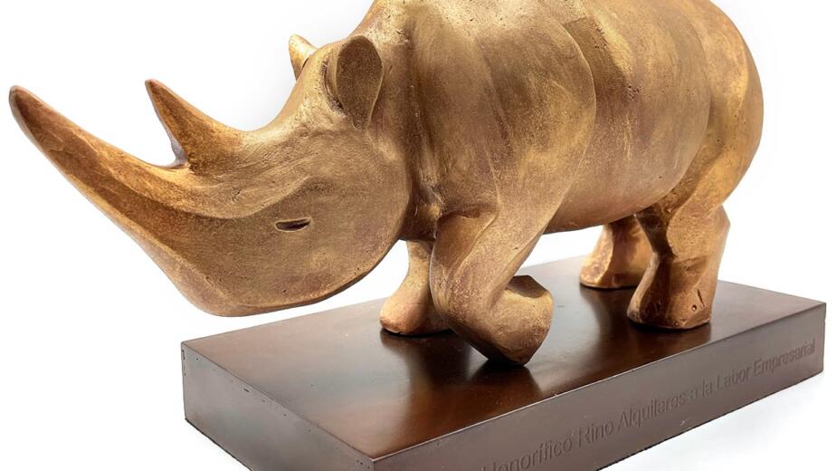 rino-esculturas-con-historia escultura-personalizada
