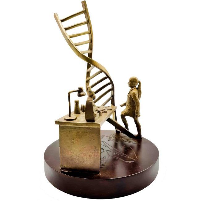 Escultura-personalizada-cientifico